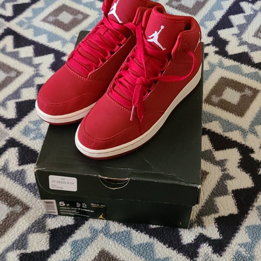 Jordan 1 flight 5s 120$ and throw offers